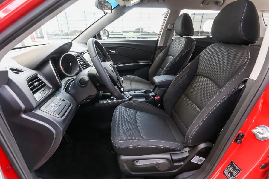 Интерьер SsangYong XLV 2016 года  (фото 23 из 31)